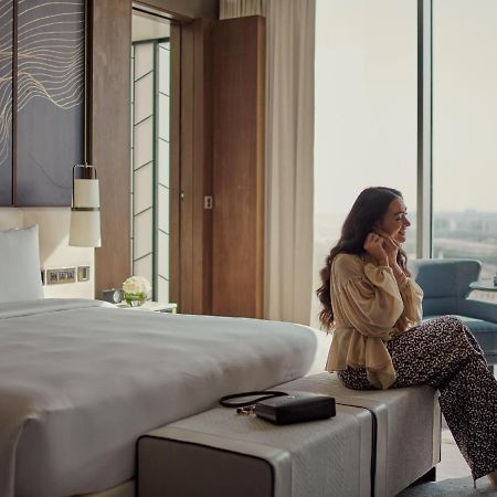Grand Hyatt Kuwait Hotel Kuwait City Eksteriør billede A guest in a room at the hotel