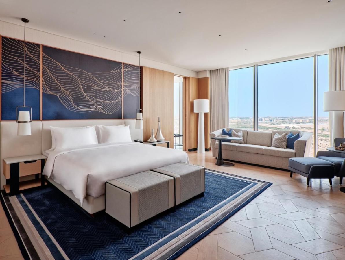 Grand Hyatt Kuwait Hotel Kuwait City Eksteriør billede A guest room at the hotel