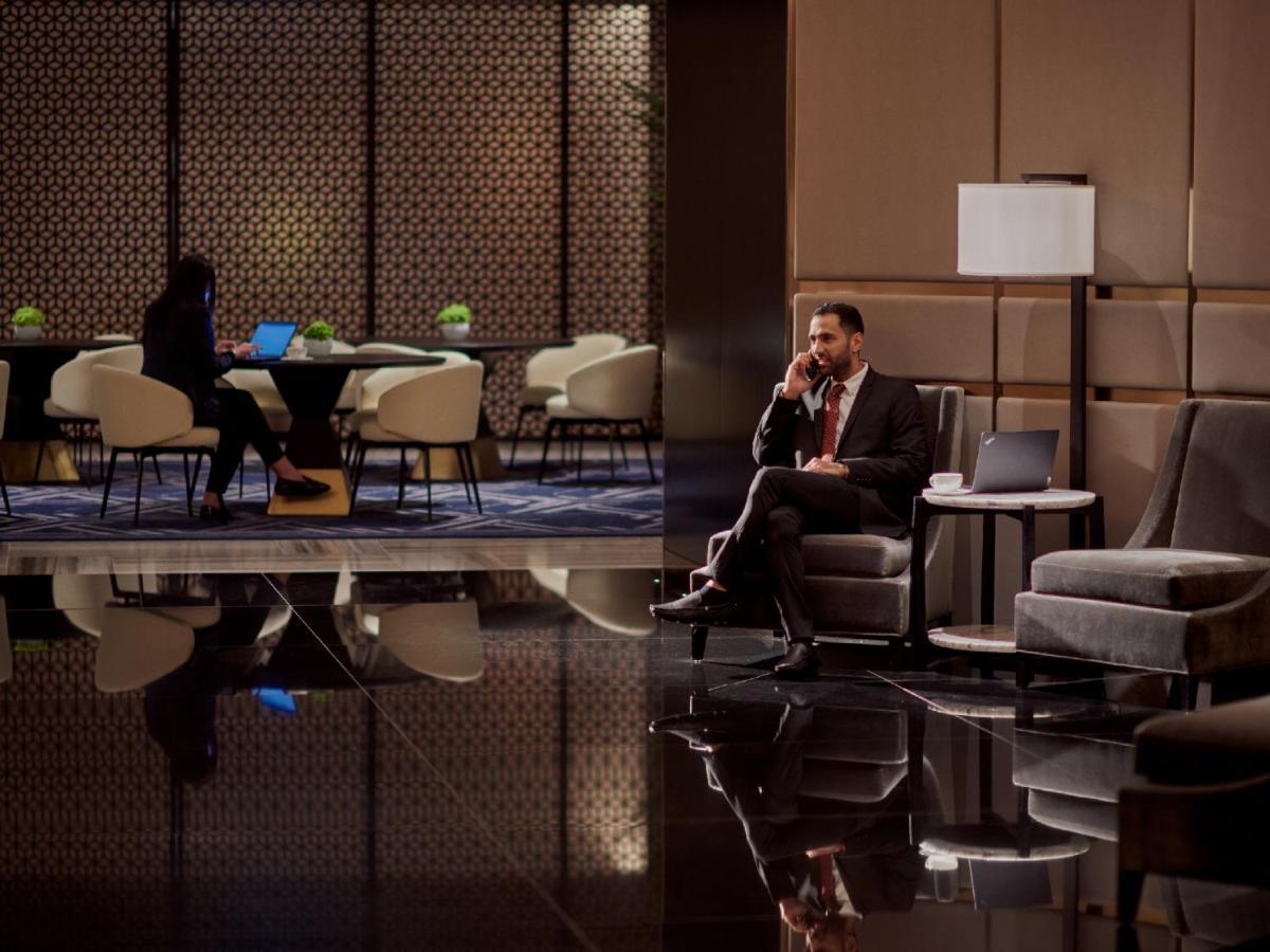 Grand Hyatt Kuwait Hotel Kuwait City Eksteriør billede The Lounge at the airport