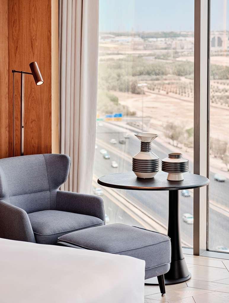 Grand Hyatt Kuwait Hotel Kuwait City Værelse billede A room at the hotel